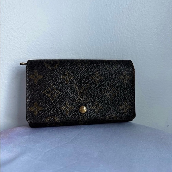Louis Vuitton Tresor Wallet
